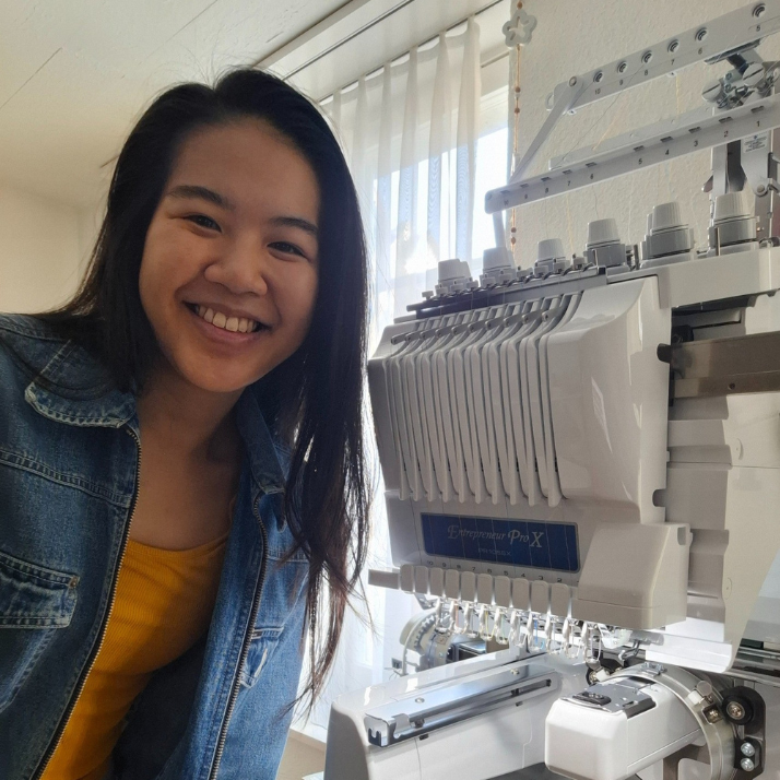 Selfie-Foto mit Stickmaschine